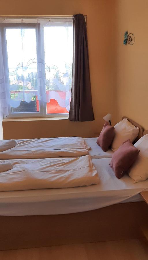 Manuela Ifjusagi Hotel Балатонфюред Экстерьер фото